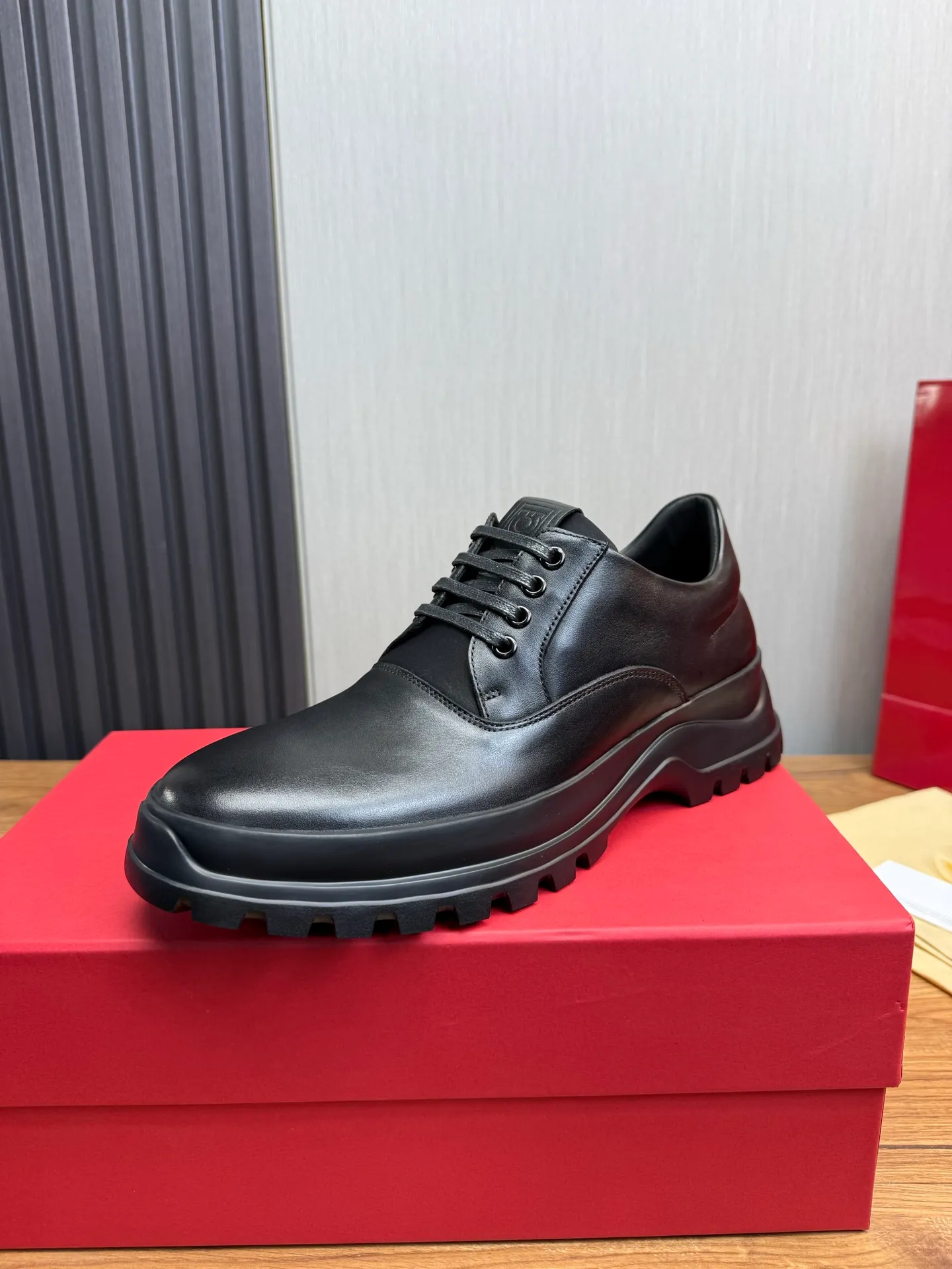 Men's shoes 💰880💰 Ferragamo. [Ferragamo] Men's Loaf leather shoes, the latest hot style, 1:1 original purchase quality, top quality, imported open-edge beaded cowhide leather on the upper, hand-made three-dimensional stitching highlights the round toe design, the inner feet are made of imported cowhide, with original wear-resistant rubber outsole, matching code 39-44, (38, 45 custom-made, non-refundable)